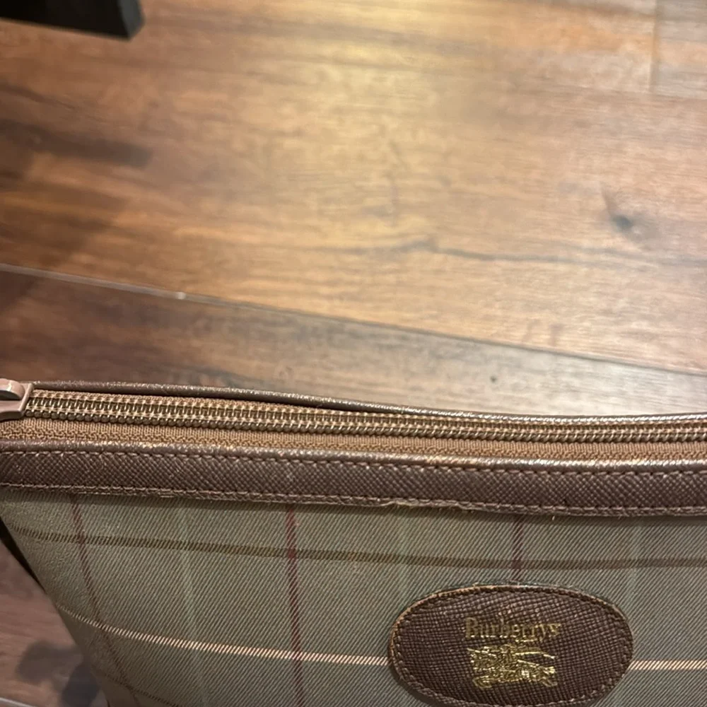 Burberrys Pre owned vintage Toiletry/Wristlet  Bag in Coated Canvas/Leather Trim - Picture 8 of 11